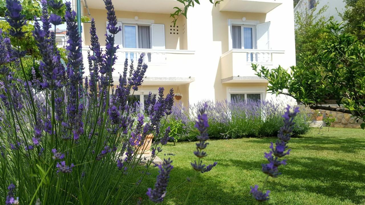 Apartments With A Parking Space Rab - 12383 Banjol Exterior photo