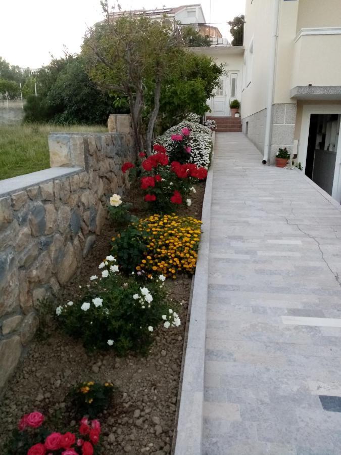Apartments With A Parking Space Rab - 12383 Banjol Exterior photo