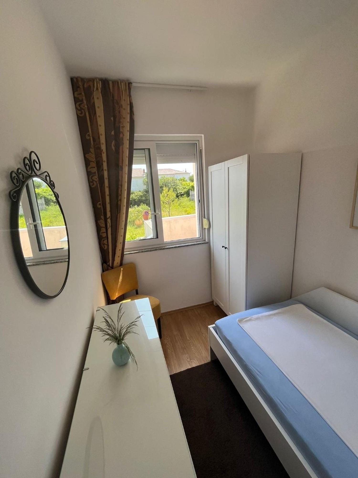 Apartments With A Parking Space Rab - 12383 Banjol Room photo